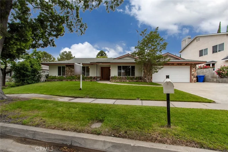1909 Coolcrest, Upland, CA 91784