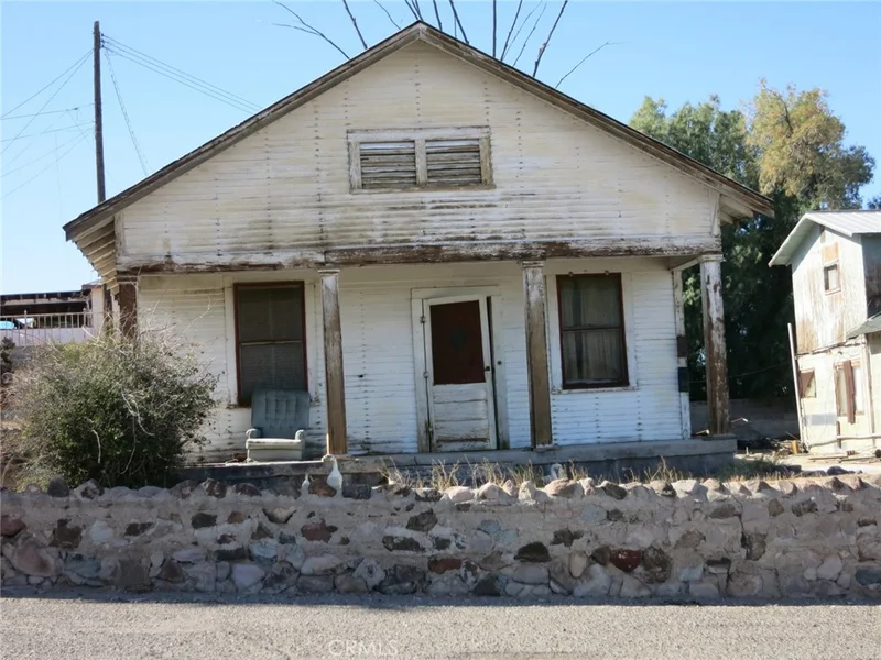412 E, Needles, CA 92363