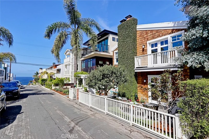 429 27th, Manhattan Beach, CA 90266