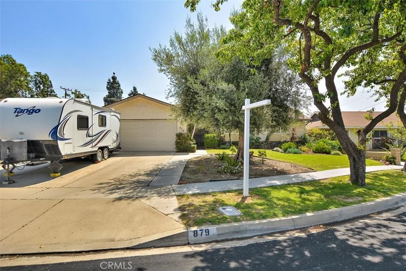 879 Wisteria, Bloomington, CA 92316