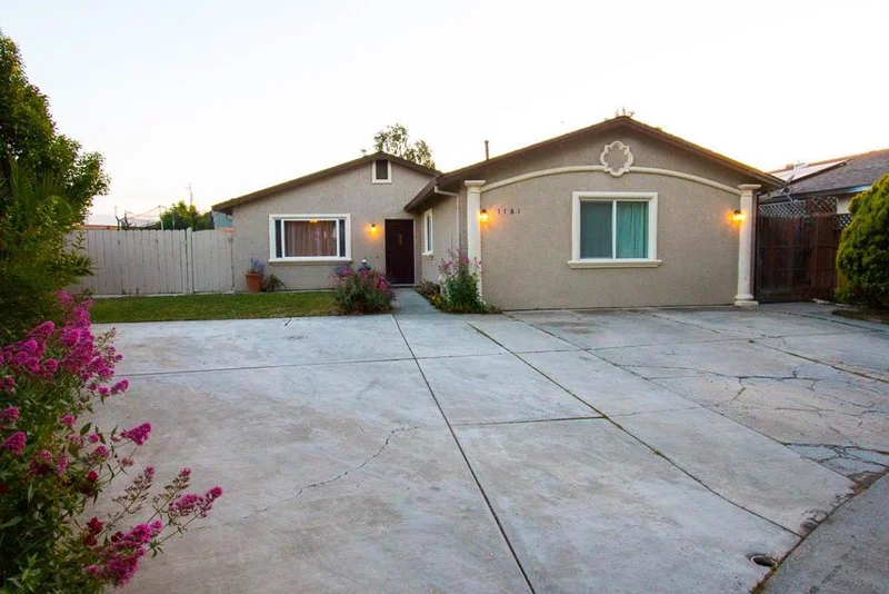 1181 Cosco, Hollister, CA 95023