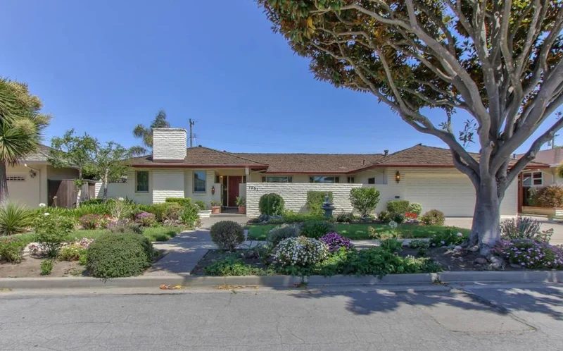 1231 La Mirada, Salinas, CA 93901