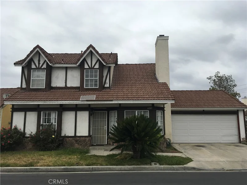4203 Simsburry Common, Santa Ana, CA 92704