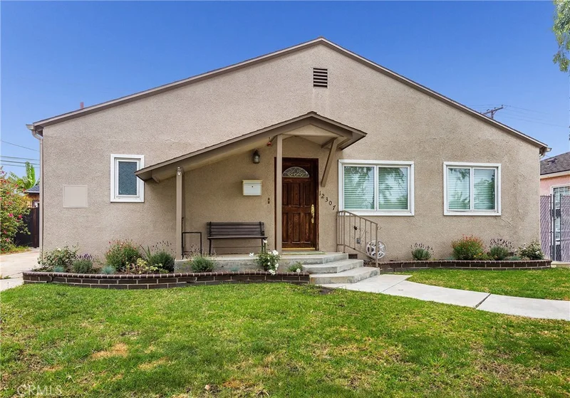 12307 Sundale, Hawthorne, CA 90250