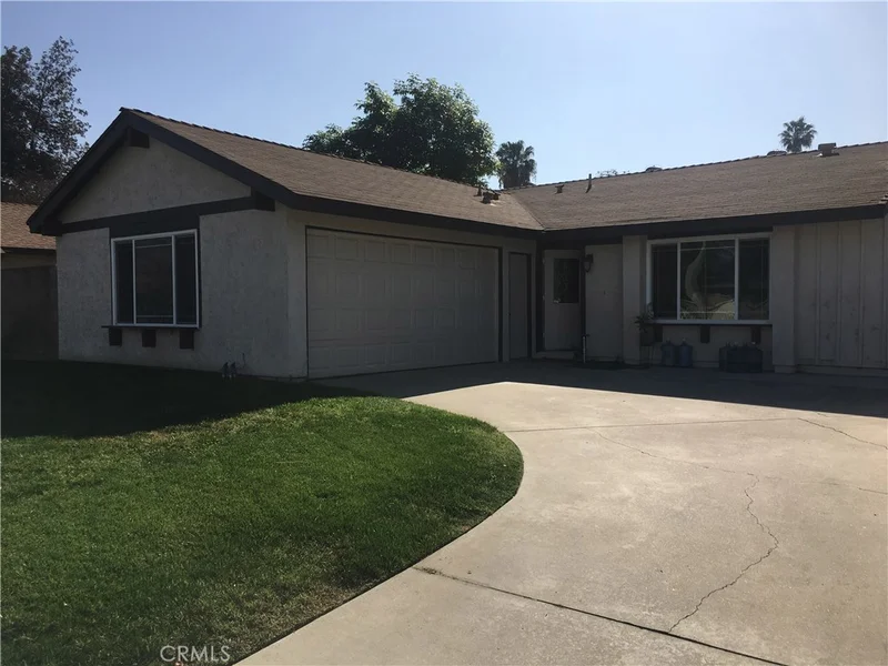 5536 Central, Riverside, CA 92504