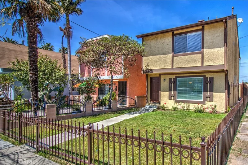 625 W 5th St, Long Beach, CA 90802