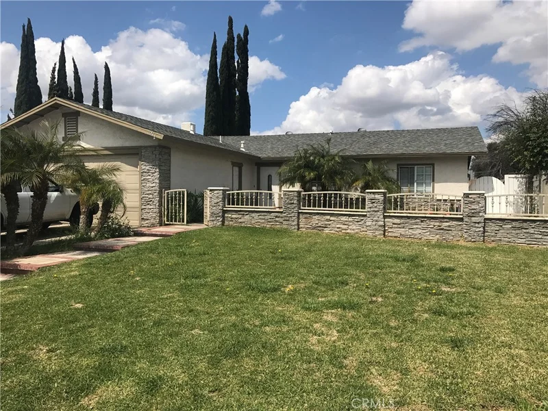 11617 Queensborough, Riverside, CA 92503