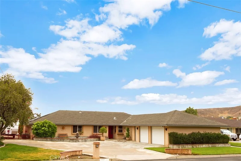 7727 Lakeside, Jurupa Valley, CA 92509