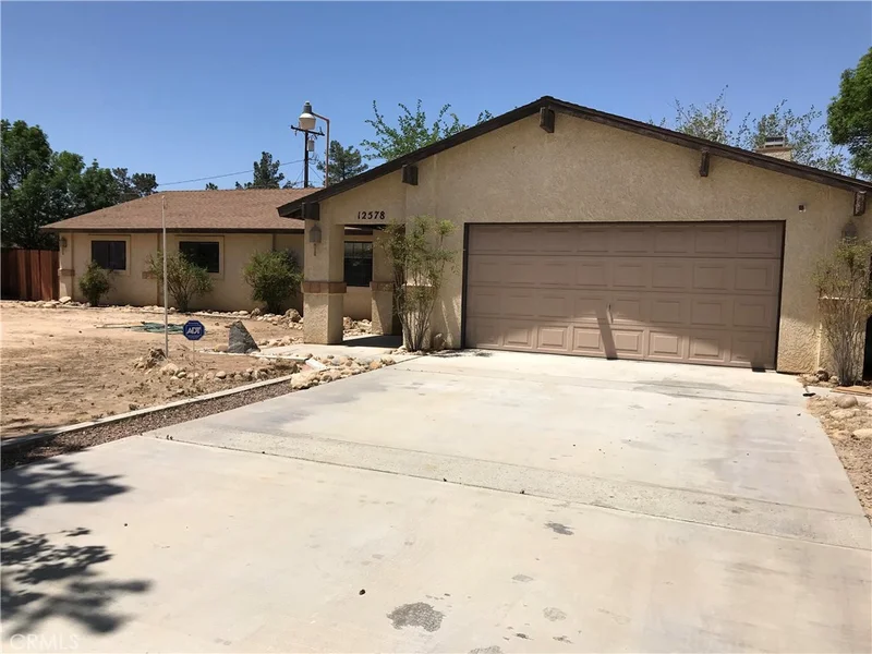 12578 Sholic, Apple Valley, CA 92308