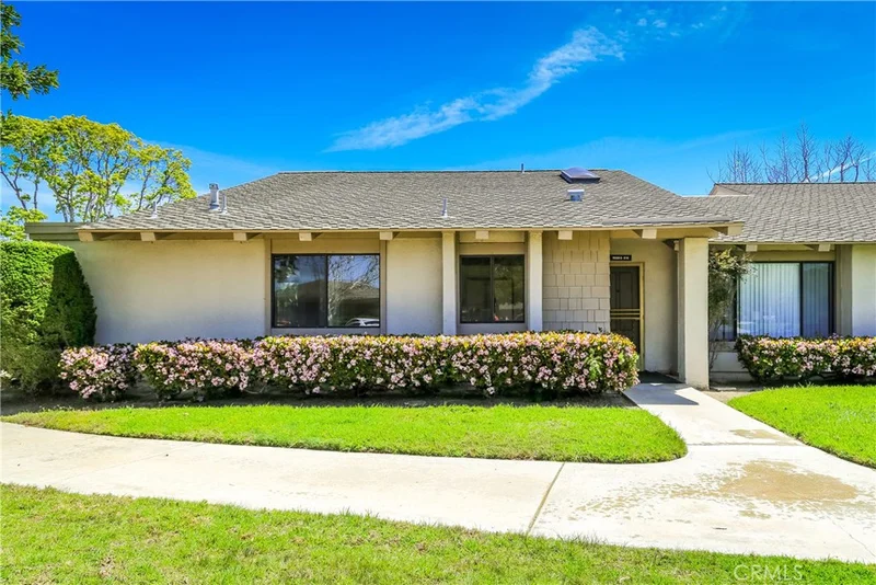 8566 Trinity #816D, Huntington Beach, CA 92646