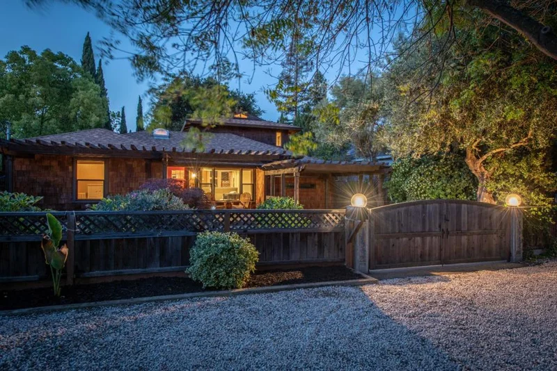 4123 Fair Oaks, Menlo Park, CA 94025