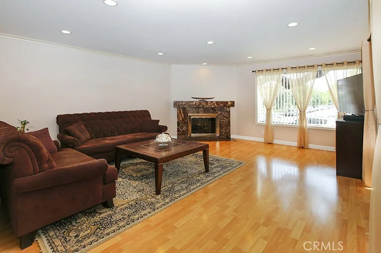 301 Belmont #105, Glendale, CA 91206