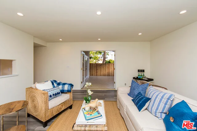 7900 83rd, Playa Del Rey, CA 90293