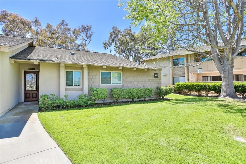 8766 Tulare #403 D, Huntington Beach, CA 92646