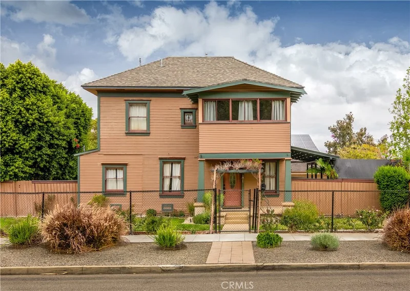 623 Howard, Corona, CA 92879