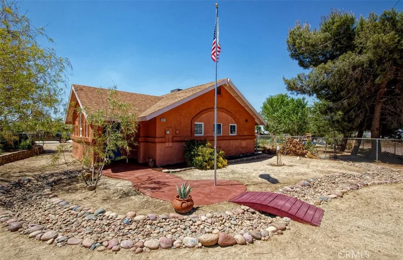 10414 Sierra Vista, Phelan, CA 92371