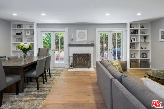 12416 Moorpark #B, Studio City, CA 91604
