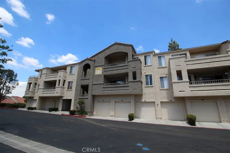 1025 La Terraza #303, Corona, CA 92879