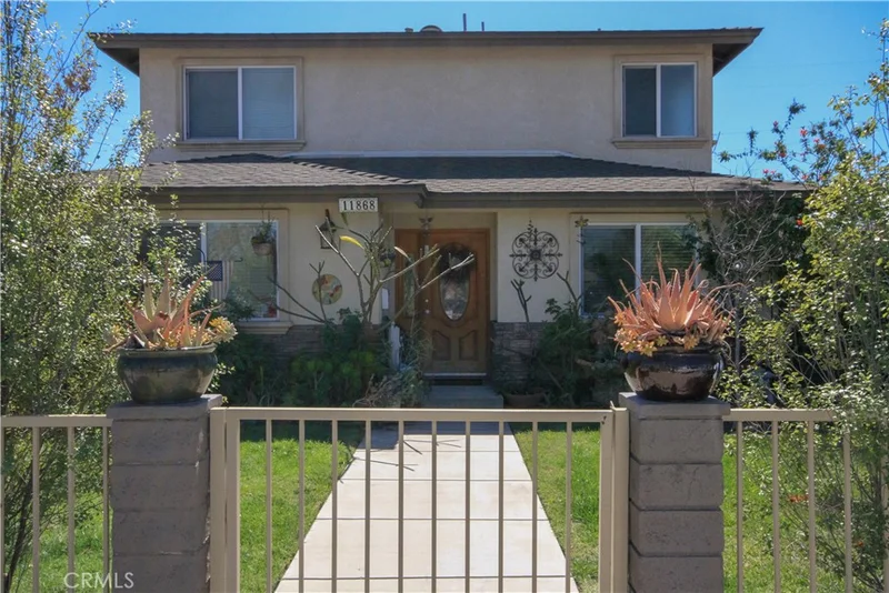11868 166th, Artesia, CA 90701
