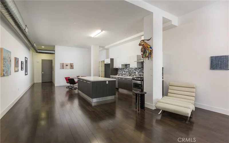 433 Pine #303, Long Beach, CA 90802