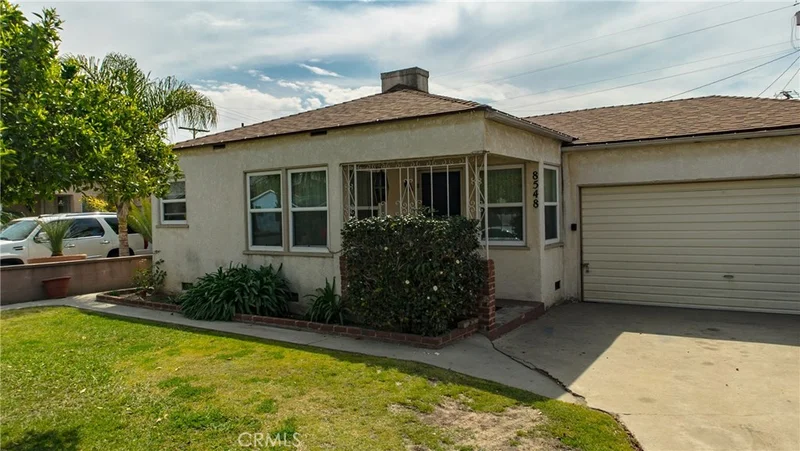 8548 Albia, Downey, CA 90242