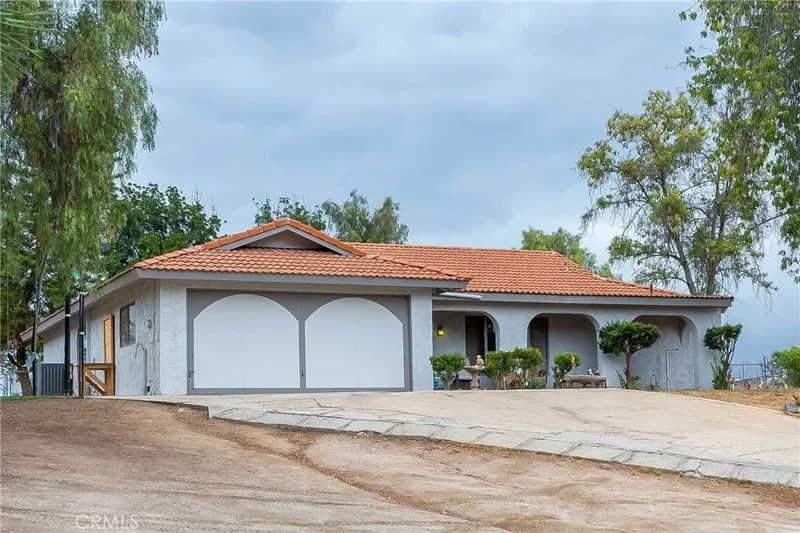 1235 Highridge, Riverside, CA 92506