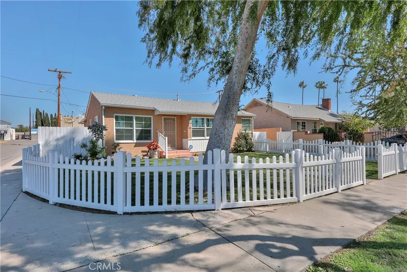 1901 Sycamore, Santa Ana, CA 92707