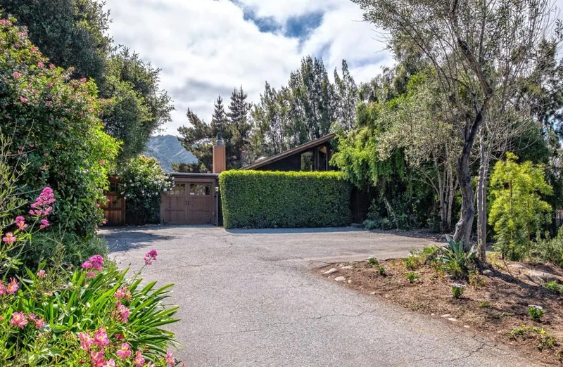 10 Via Contenta D, Carmel Valley, CA 93924