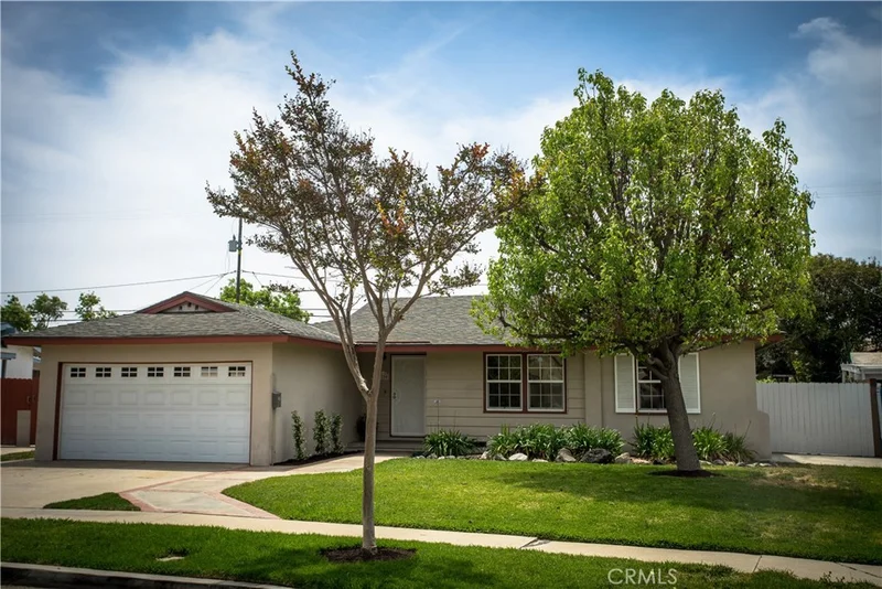 5120 Burnett, Long Beach, CA 90815