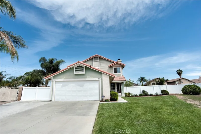 784 Hacienda, Perris, CA 92571