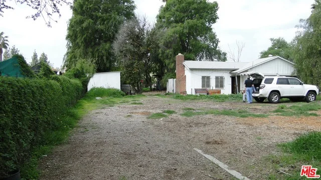 8939 Noble, North Hills, CA 91343