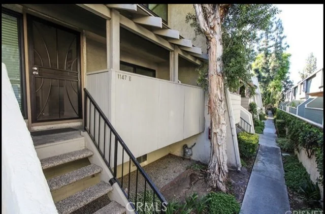 1147 Badillo #E, Covina, CA 91722
