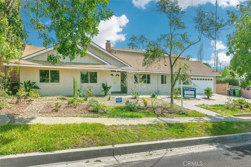11330 Jeff Ave, Lakeview Terrace, CA 91342