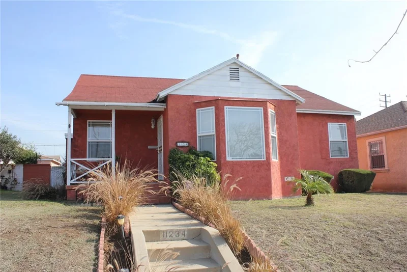 11234 Van Ness, Los Angeles, CA 90047