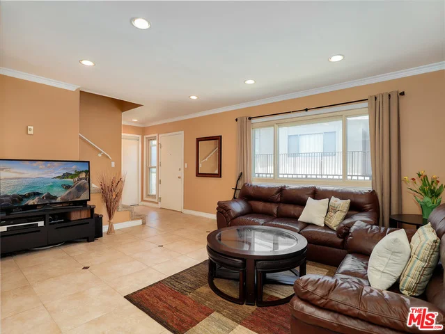 8650 Belford #225, Los Angeles, CA 90045