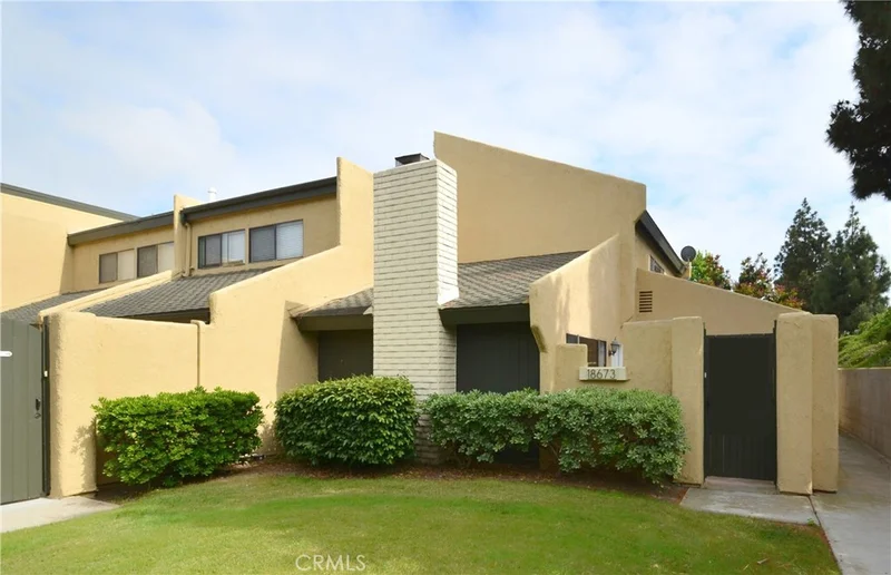 18673 Applewood #19, Huntington Beach, CA 92646