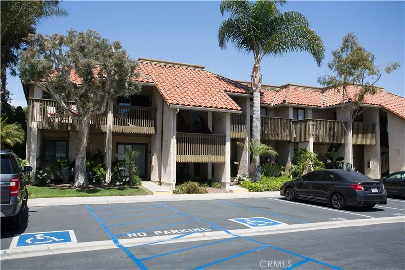 7671 Bay #102, Huntington Beach, CA 92648