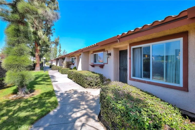 10431 Hayford #48E, Bellflower, CA 90706