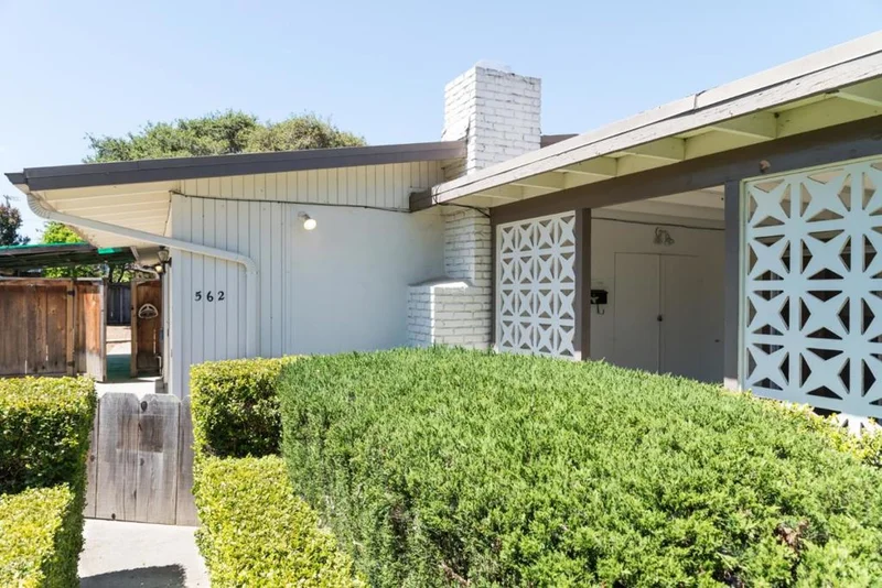 562 Casanova, Monterey, CA 93940