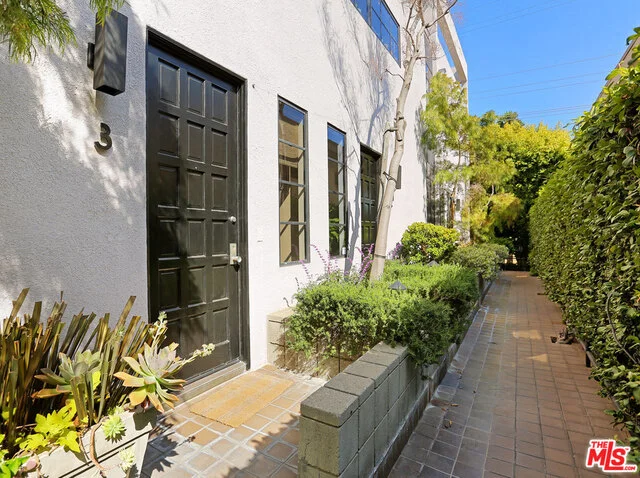 11817 Texas #3, Los Angeles, CA 90025