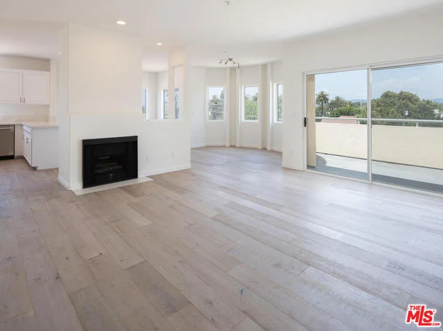 11870 Washington #402, Los Angeles, CA 90066