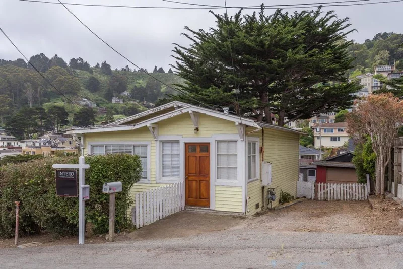 276 Kent, Pacifica, CA 94044