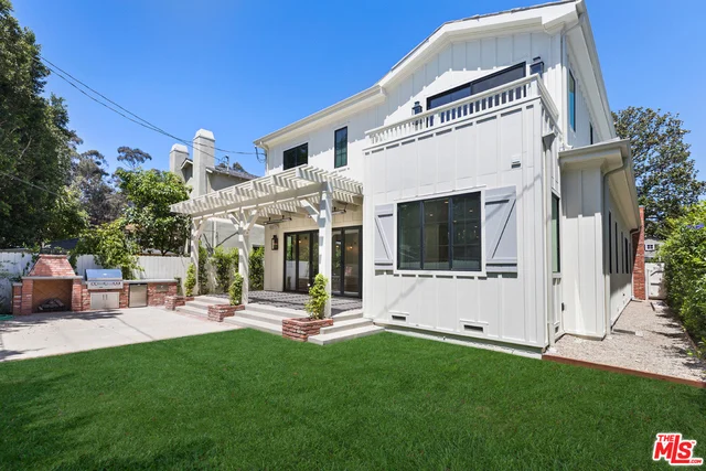 11420 Bolas, Los Angeles, CA 90049