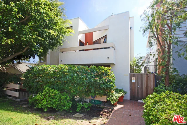 1034 18th #2, Santa Monica, CA 90403