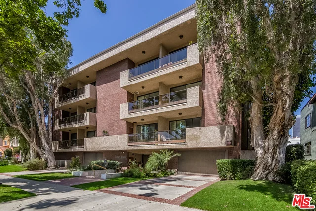 455 Bedford #4, Beverly Hills, CA 90212
