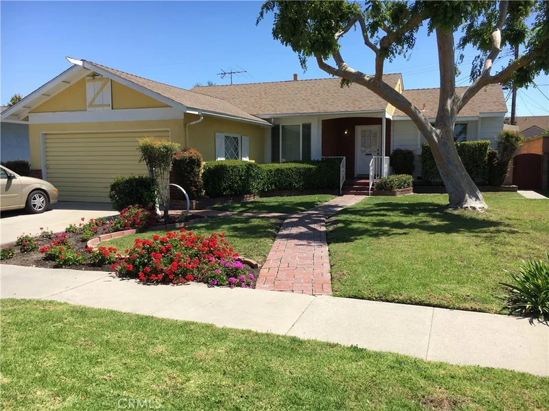 3008 Ladoga, Long Beach, CA 90808