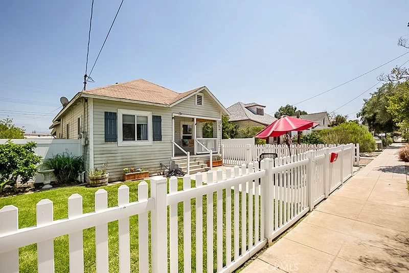 1024 Washington, Redlands, CA 92374