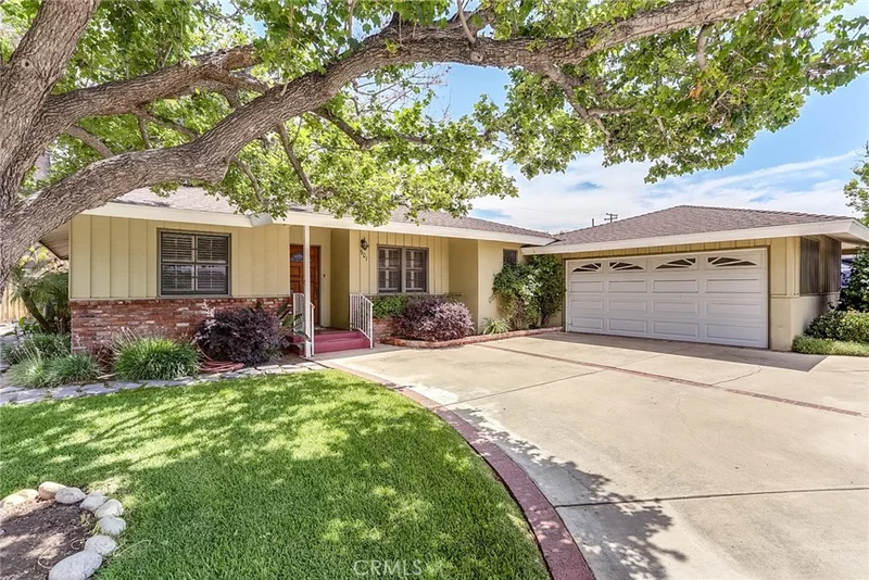 901 Comstock, Glendora, CA 91741