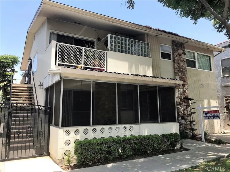 1227 1st #2D, Long Beach, CA 90802