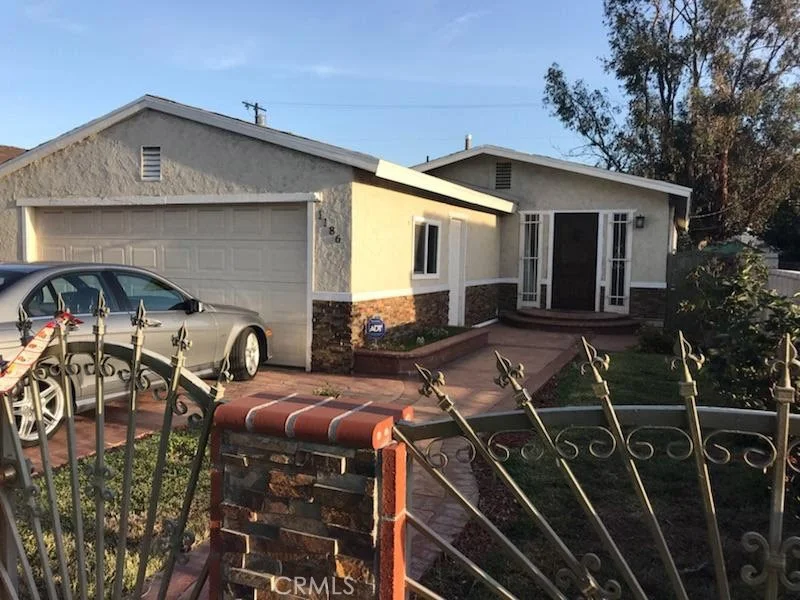 1186 49th, Los Angeles, CA 90011